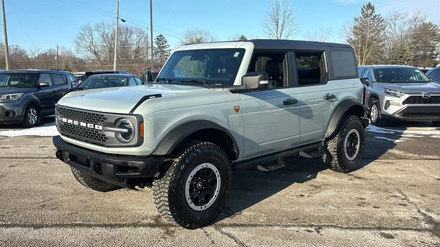 Used 2024 Ford Bronco Badlands image 2