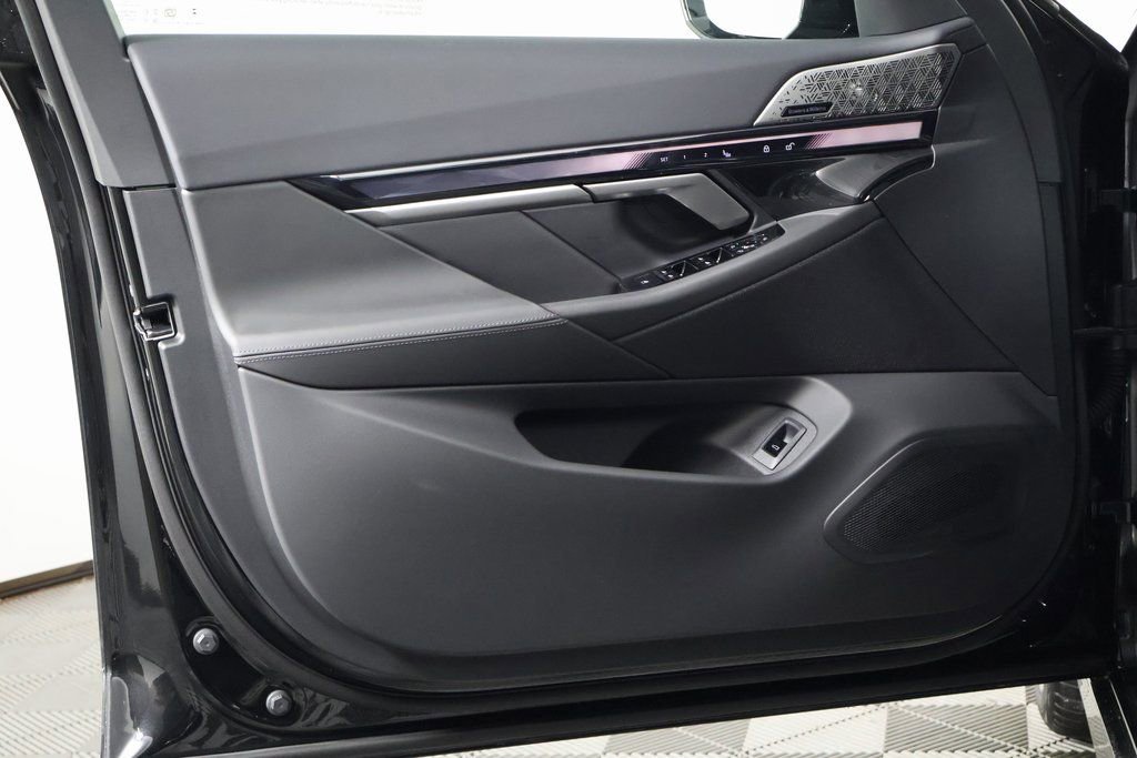 New 2026 BMW i5 eDrive40 w/ M Sport Package image 7