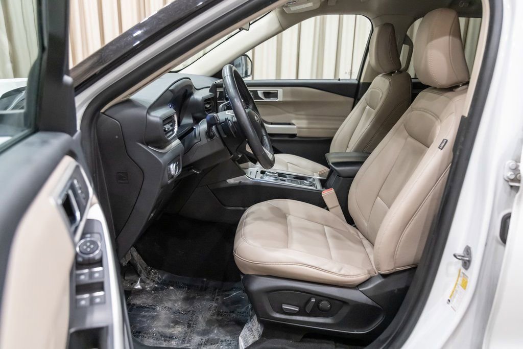 Used 2021 Ford Explorer XLT w/ Equipment Group 202A image 10