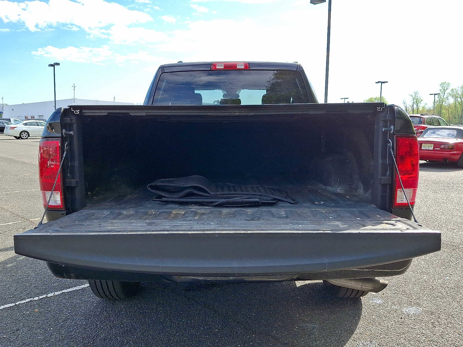Used 2017 RAM 1500 Express w/ Black Ram 1500 Express Group AWD/4WD image 28