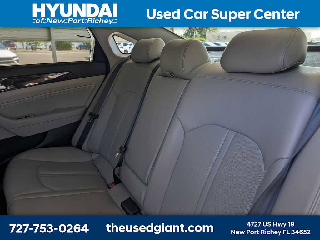 Used 2015 Hyundai Sonata Limited w/ Option Group 06 FWD image 14