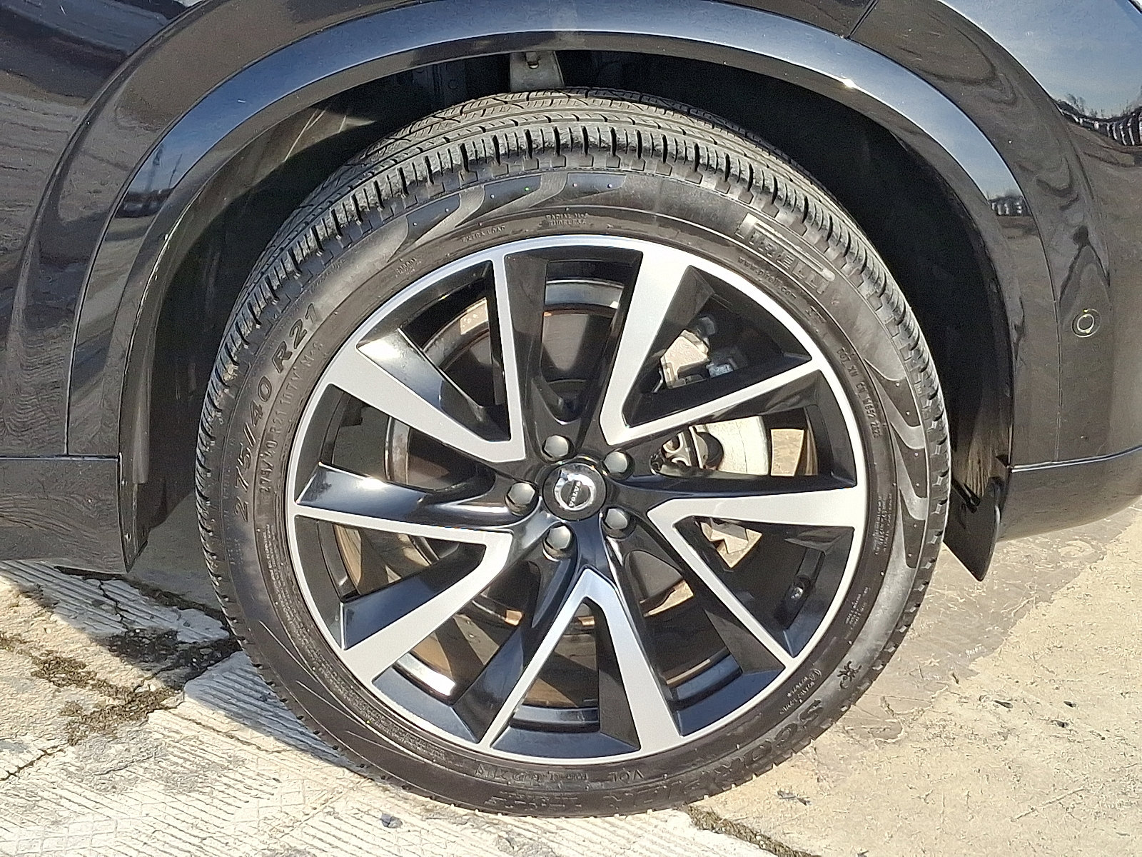 Certified 2024 Volvo XC90 B6 Plus image 8