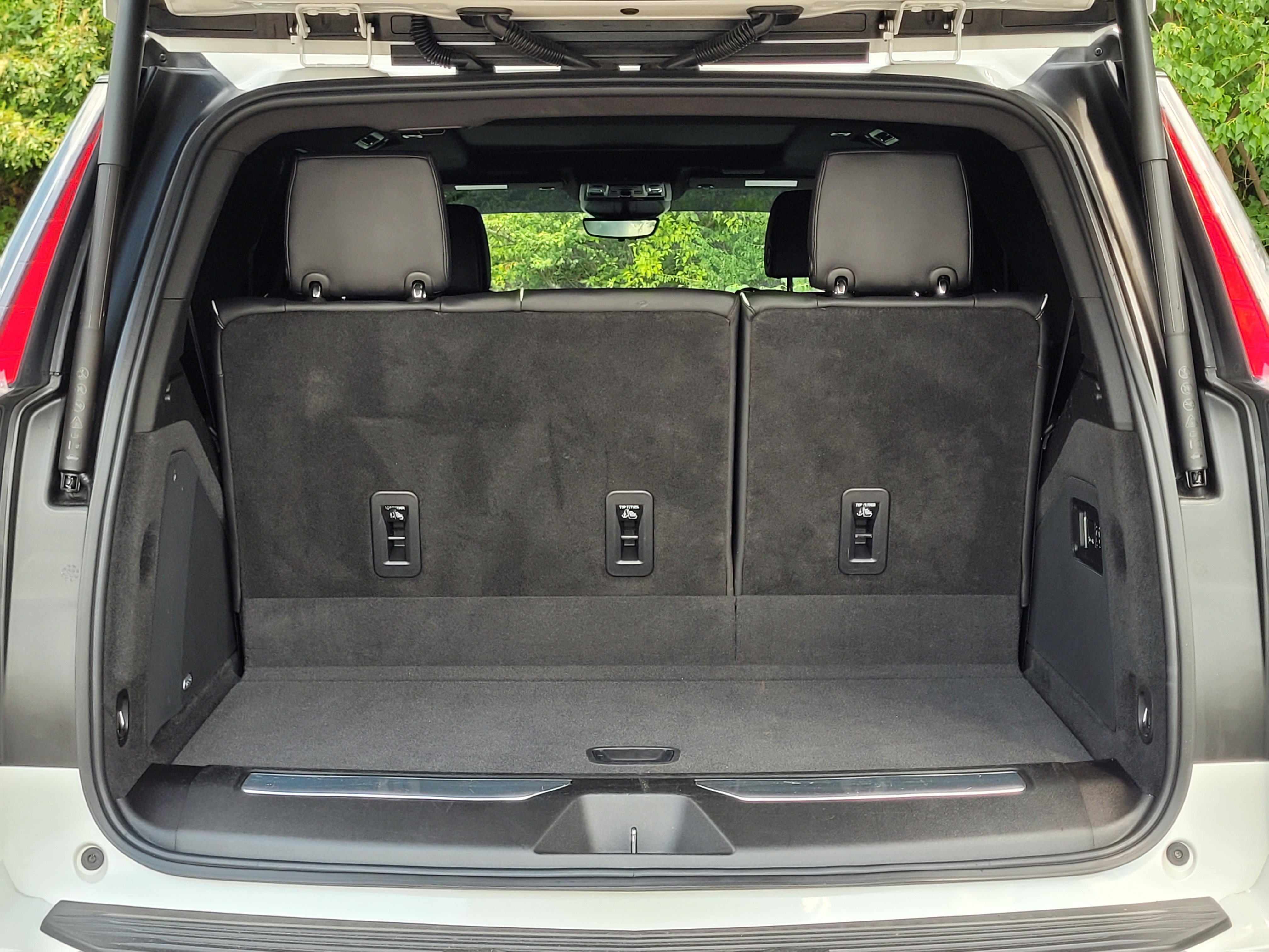 Used 2021 Cadillac Escalade Sport RWD image 8