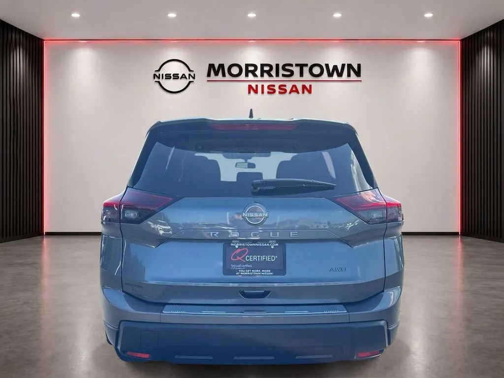 Used 2026 Nissan Rogue SV AWD/4WD image 4