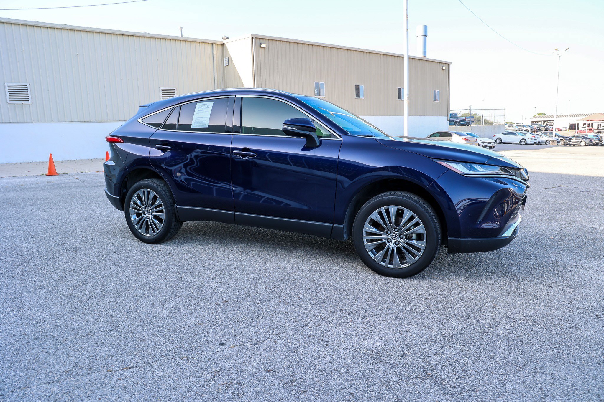 Certified 2022 Toyota Venza XLE AWD/4WD image 6