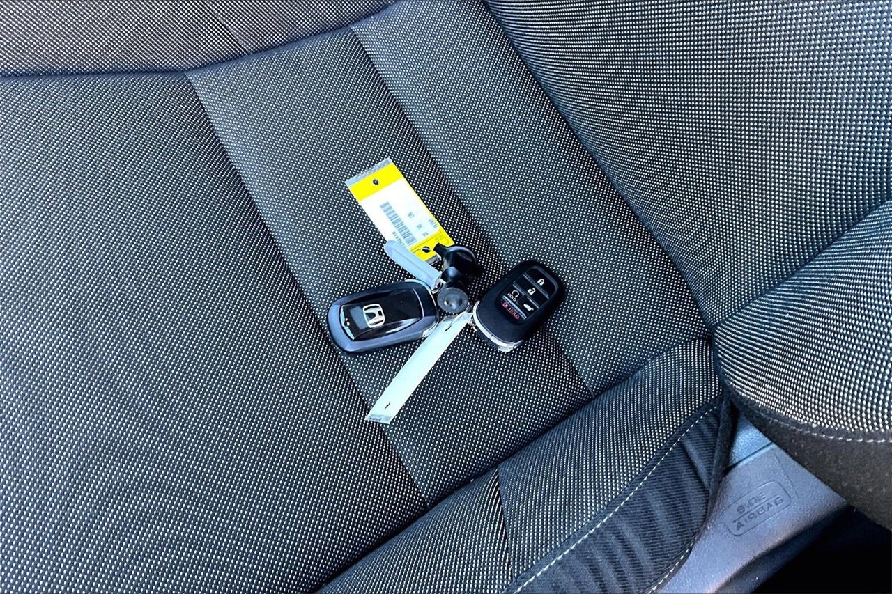 Used 2025 Honda CR-V EX image 30