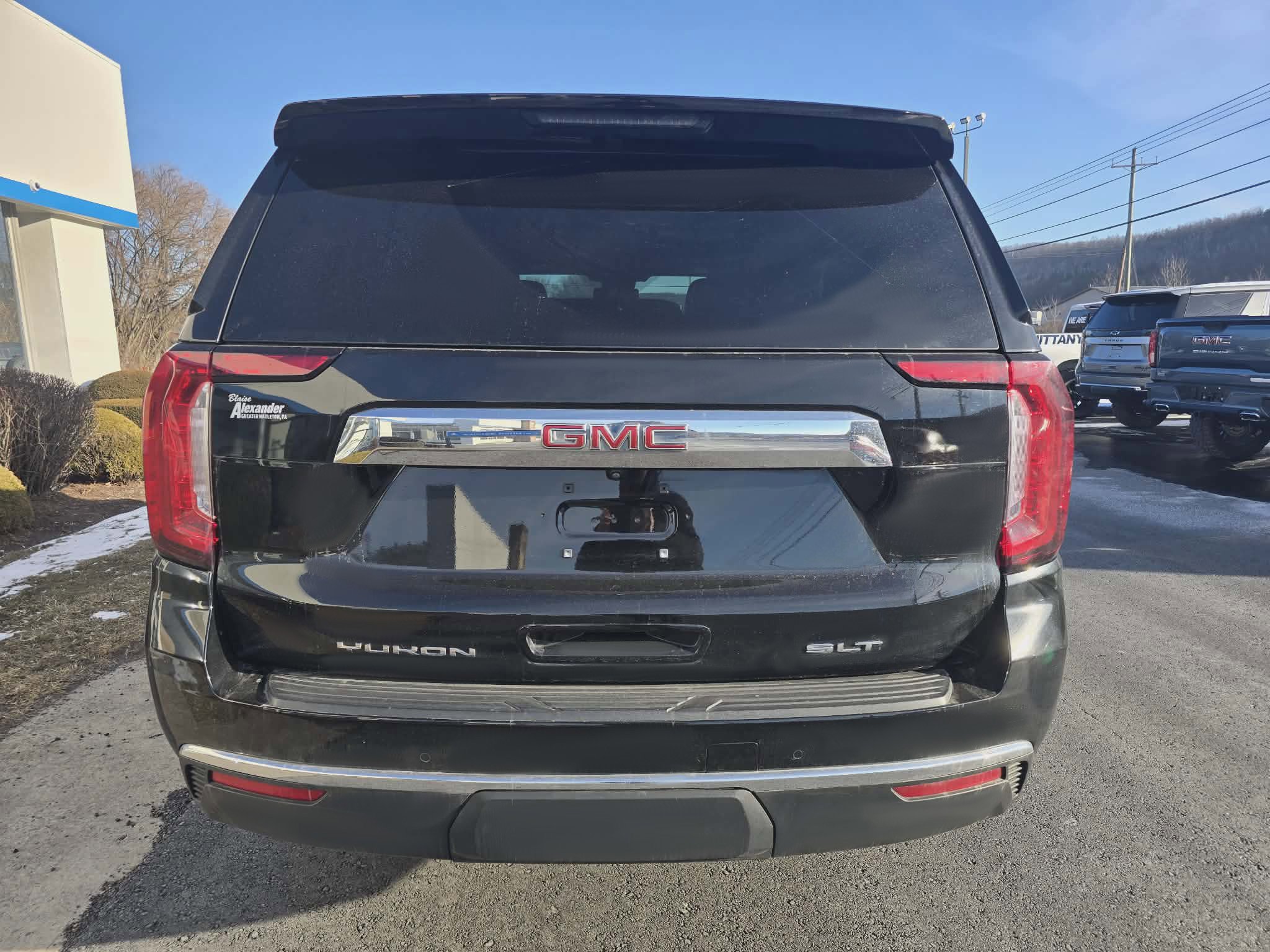 Used 2024 GMC Yukon SLT image 4