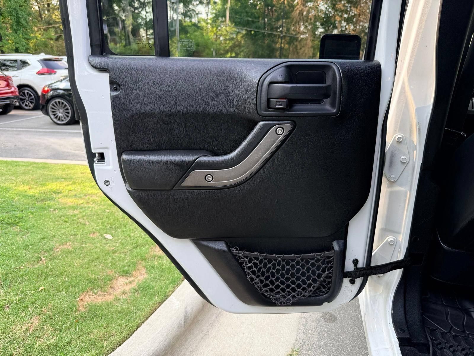 Used 2013 Jeep Wrangler Unlimited Sahara AWD/4WD image 28