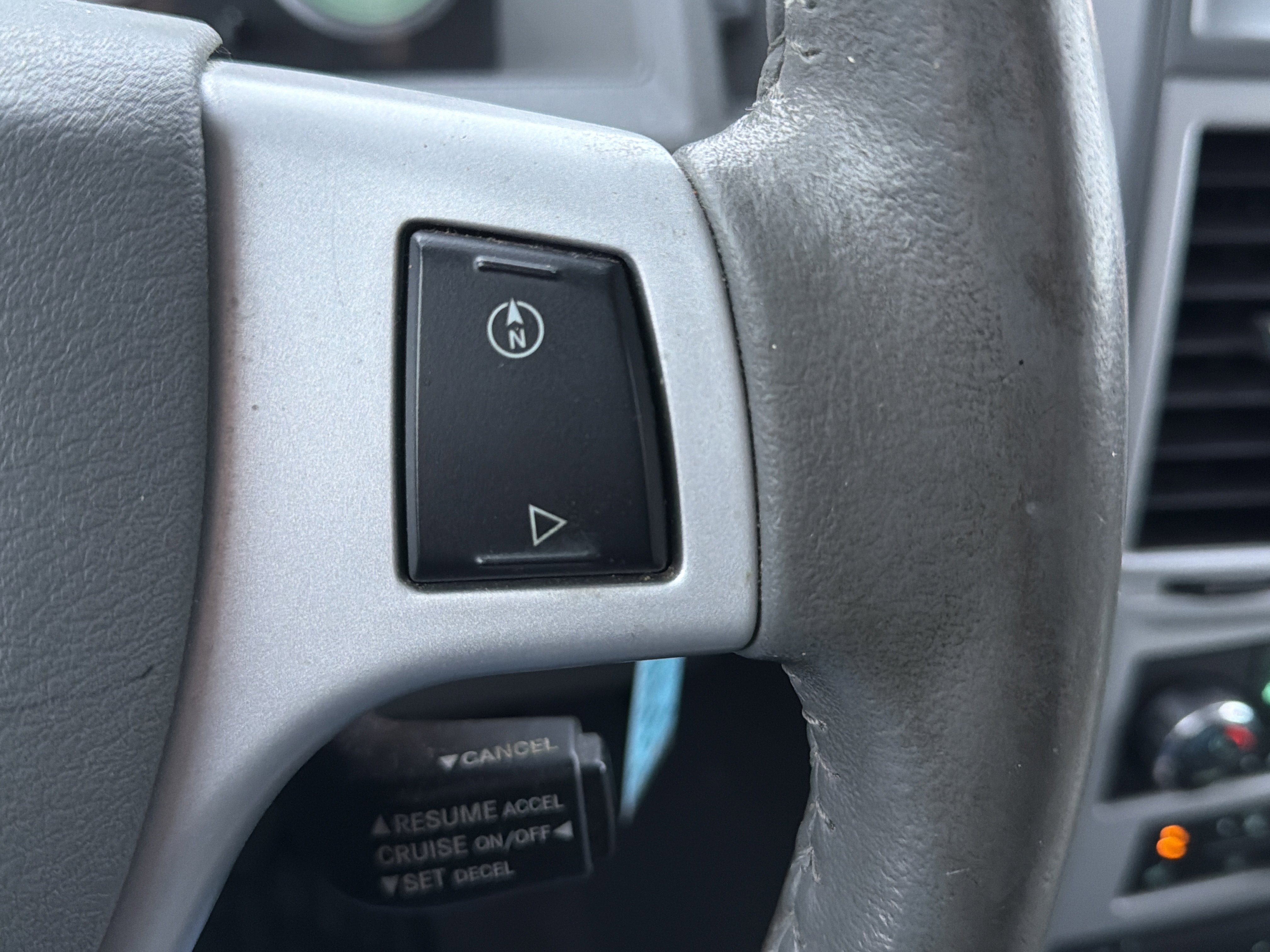 Used 2009 Chrysler Town & Country Limited w/ Entertainment Group #3 image 24