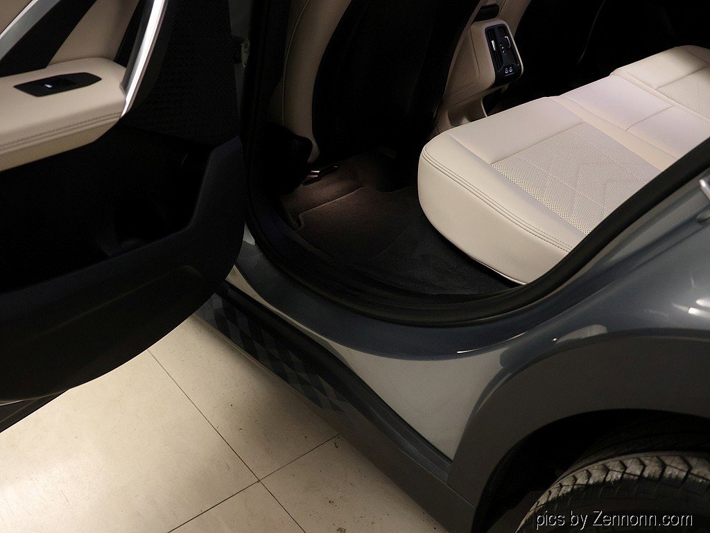 Certified 2025 BMW X2 xDrive28i AWD/4WD image 30