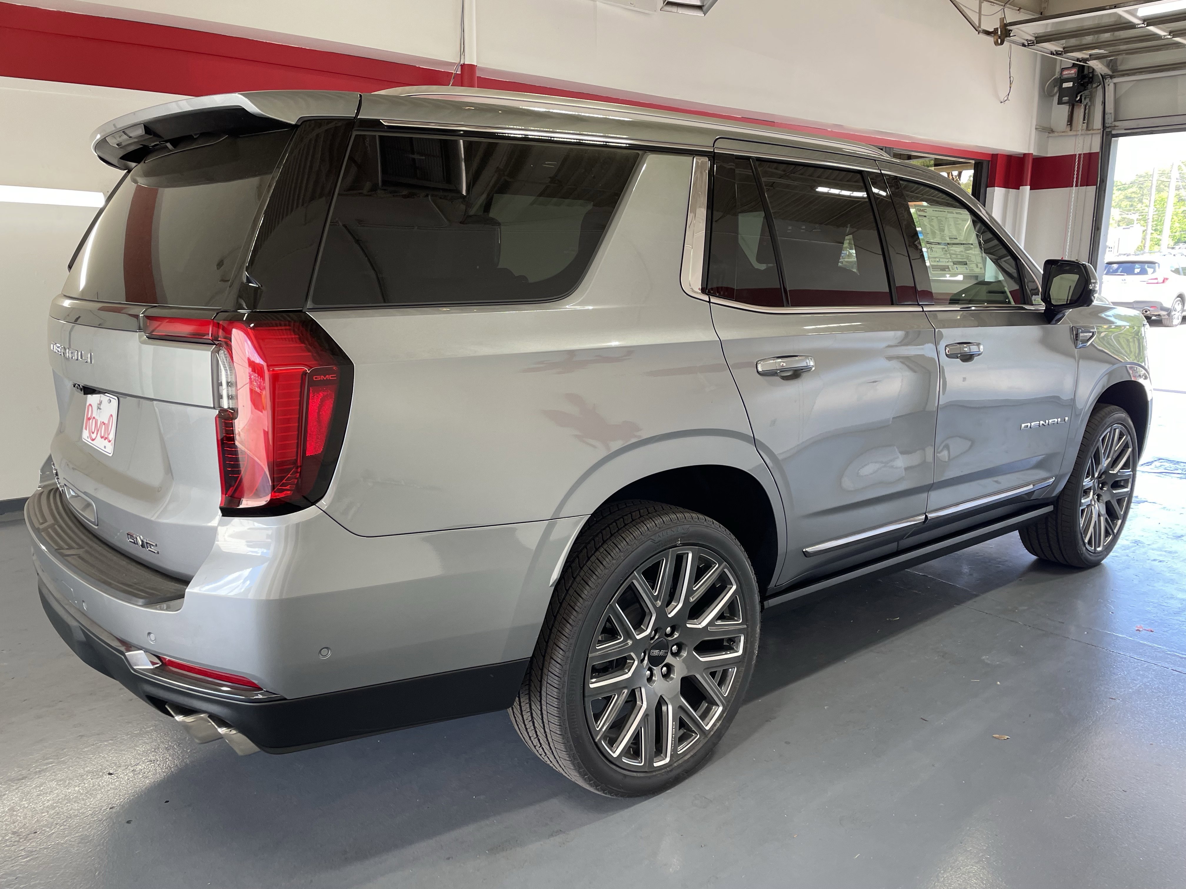 New 2026 GMC Yukon Denali Ultimate AWD/4WD image 4