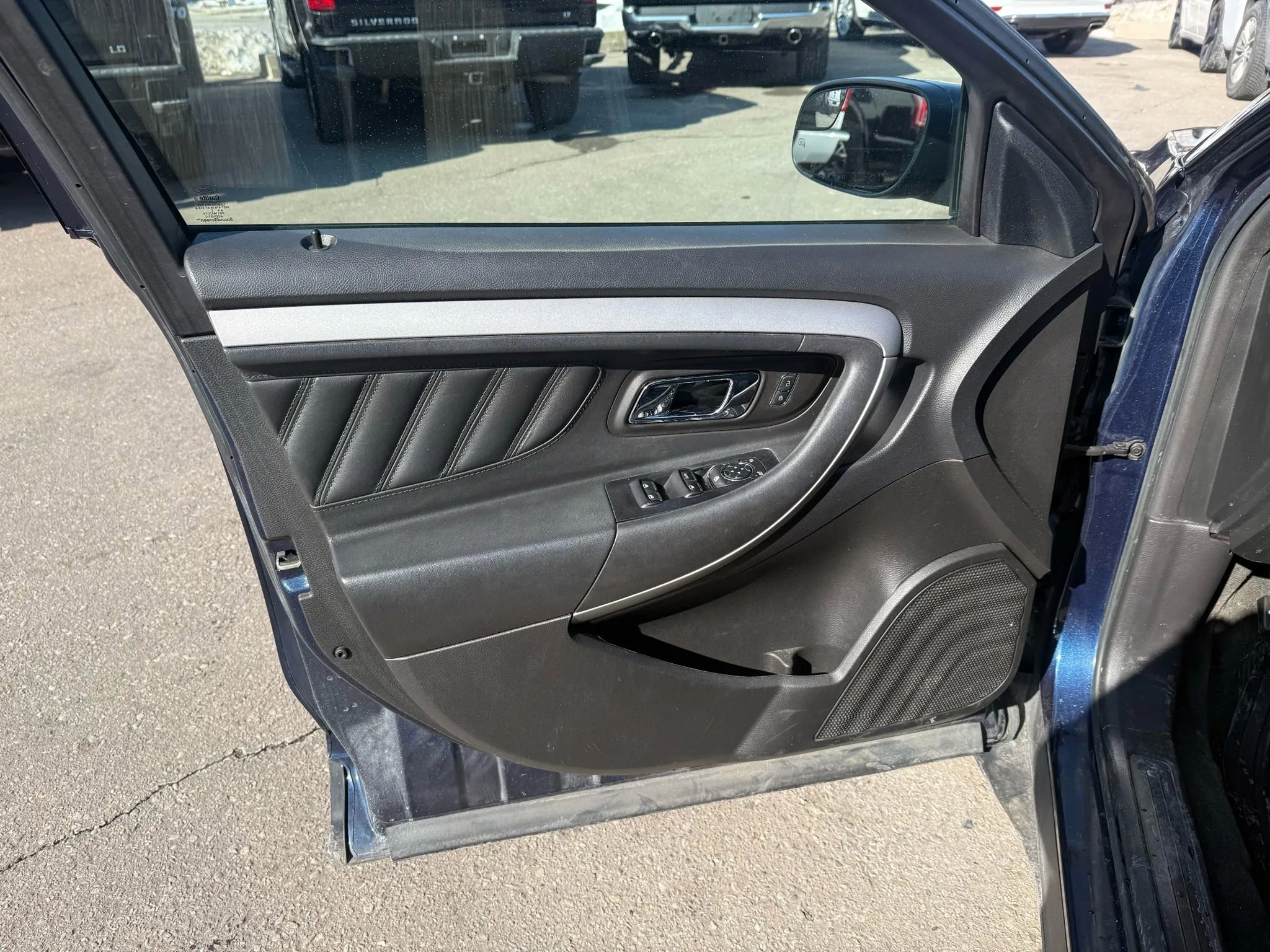 Used 2016 Ford Taurus SEL w/ Equipment Group 201A image 17