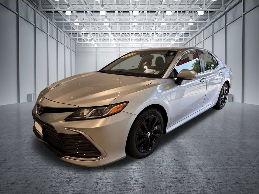 Used 2022 Toyota Camry LE w/ Convenience Package FWD image 12