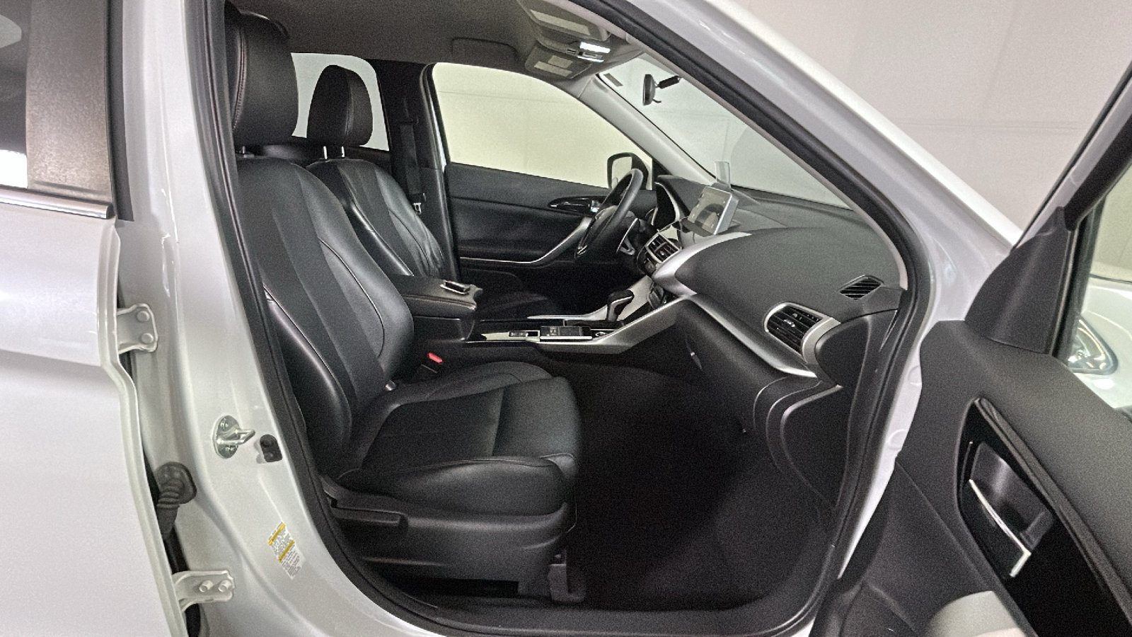 Used 2018 Mitsubishi Eclipse Cross SEL AWD/4WD image 30