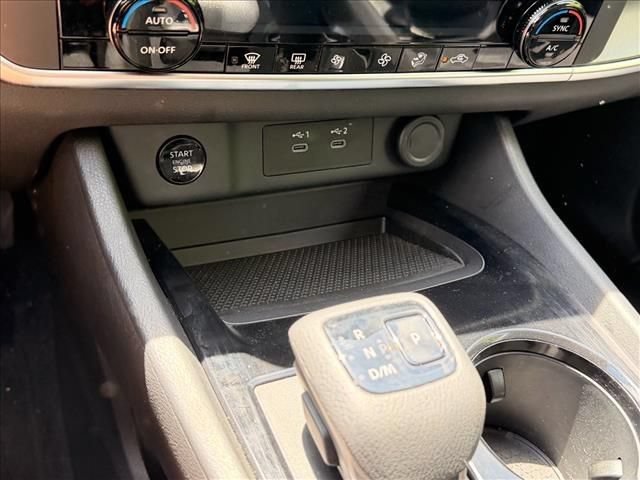 Used 2024 Nissan Rogue SV AWD/4WD image 22