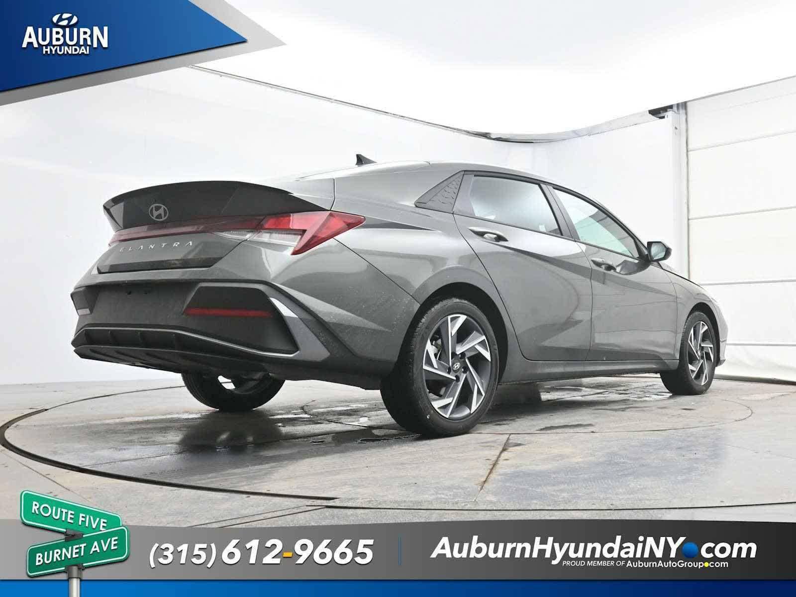 New 2025 Hyundai Elantra Sport FWD image 18