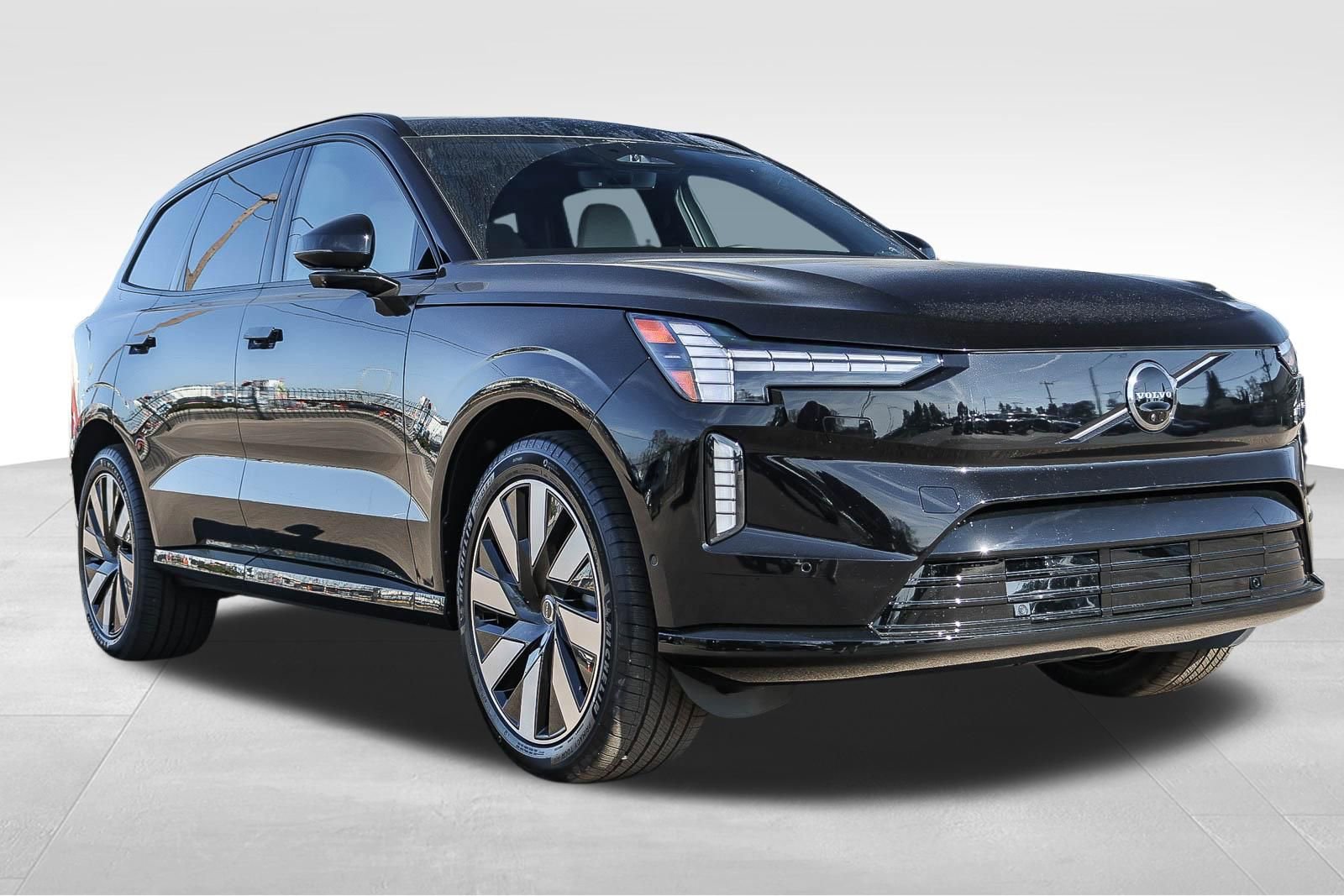 New 2026 Volvo EX90 Plus image 3