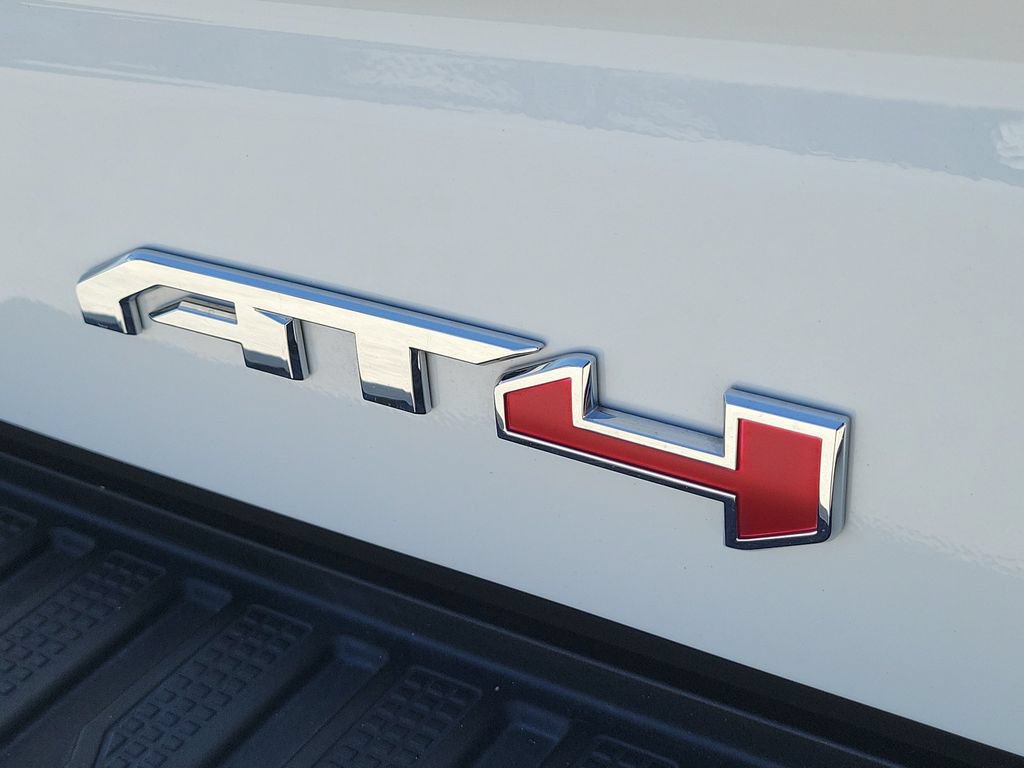 Used 2024 GMC Sierra 1500 AT4 w/ Technology Package AWD/4WD image 6
