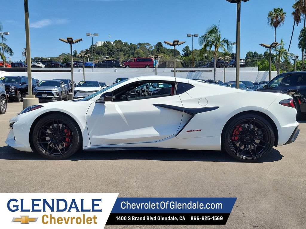 Used 2025 Chevrolet Corvette Z06 RWD image 14