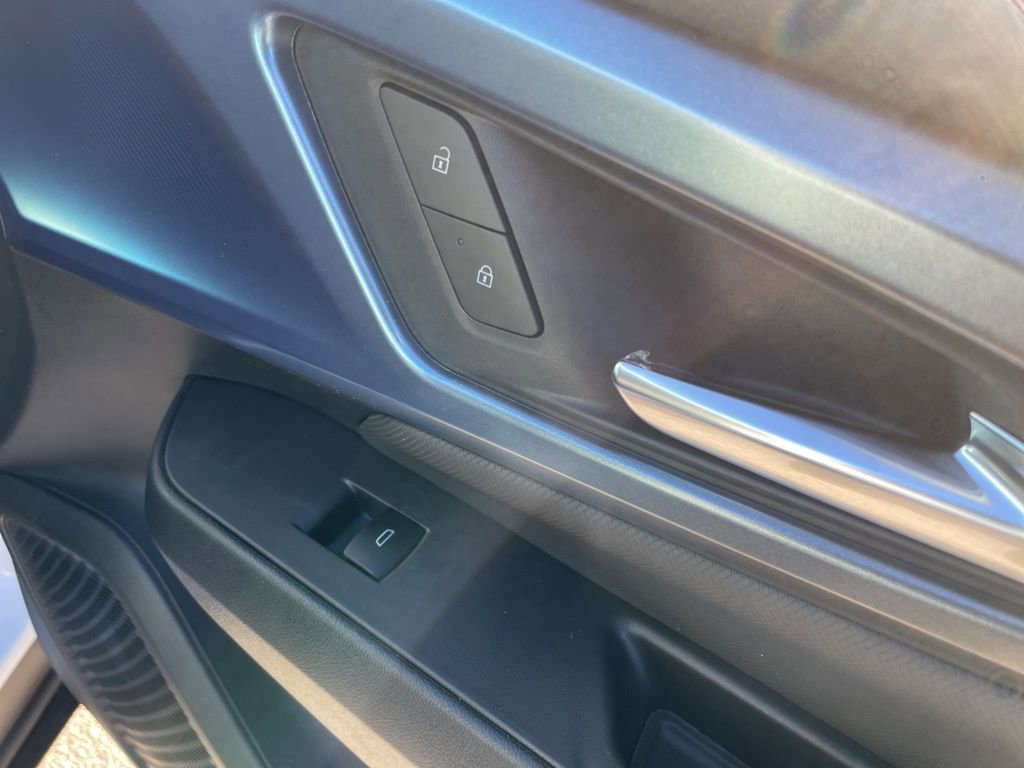 New 2026 Chevrolet Equinox EV LT image 32