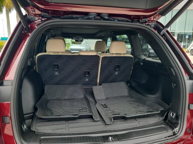 Used 2025 Jeep Grand Cherokee Limited AWD/4WD image 10