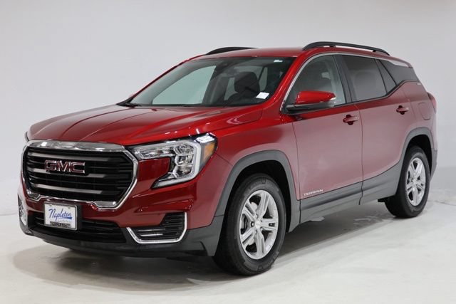 Used 2023 GMC Terrain SLE w/ Driver Convenience Package FWD image 3