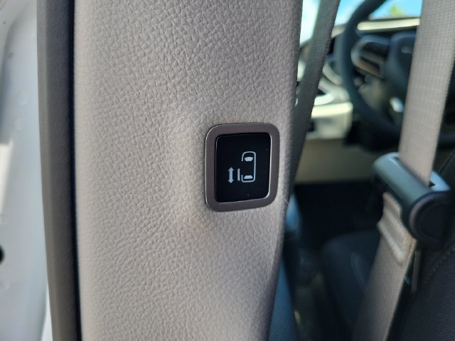 Used 2024 Chrysler Voyager LX FWD image 20