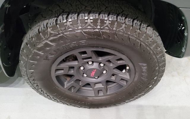 Used 2020 Toyota 4Runner TRD Off-Road Premium w/ Moonroof Package AWD/4WD image 38