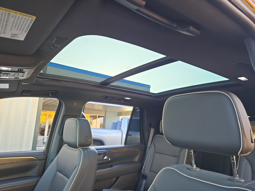 Used 2023 Chevrolet Tahoe Premier AWD/4WD image 29
