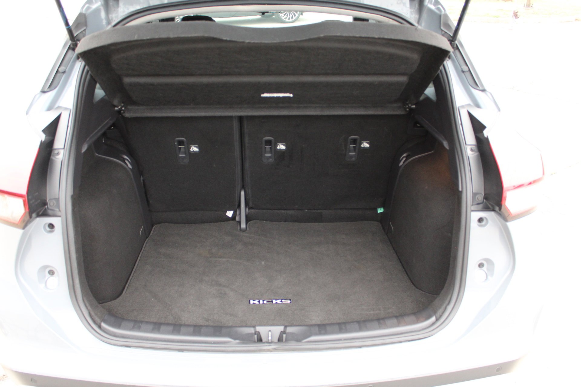 Used 2024 Nissan Kicks SR w/ SR Premium Package image 20