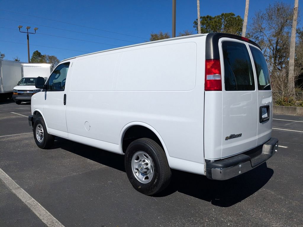 Used 2024 Chevrolet Express 2500 w/ Driver Convenience Package image 6