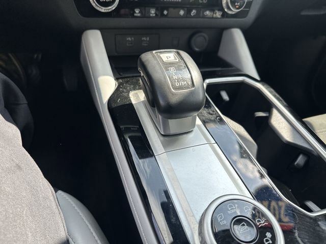 Used 2025 Mitsubishi Outlander SE AWD/4WD image 24
