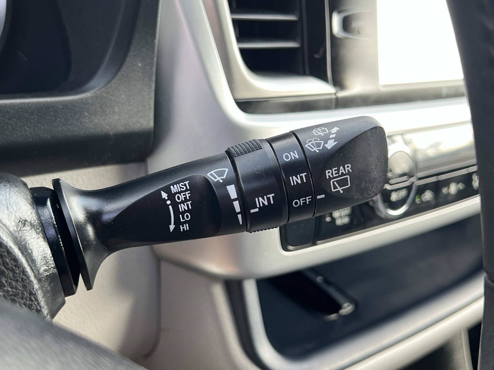 Used 2019 Toyota Highlander Plus FWD image 26