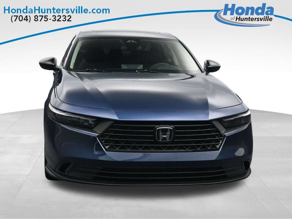Used 2025 Honda Accord SE image 2