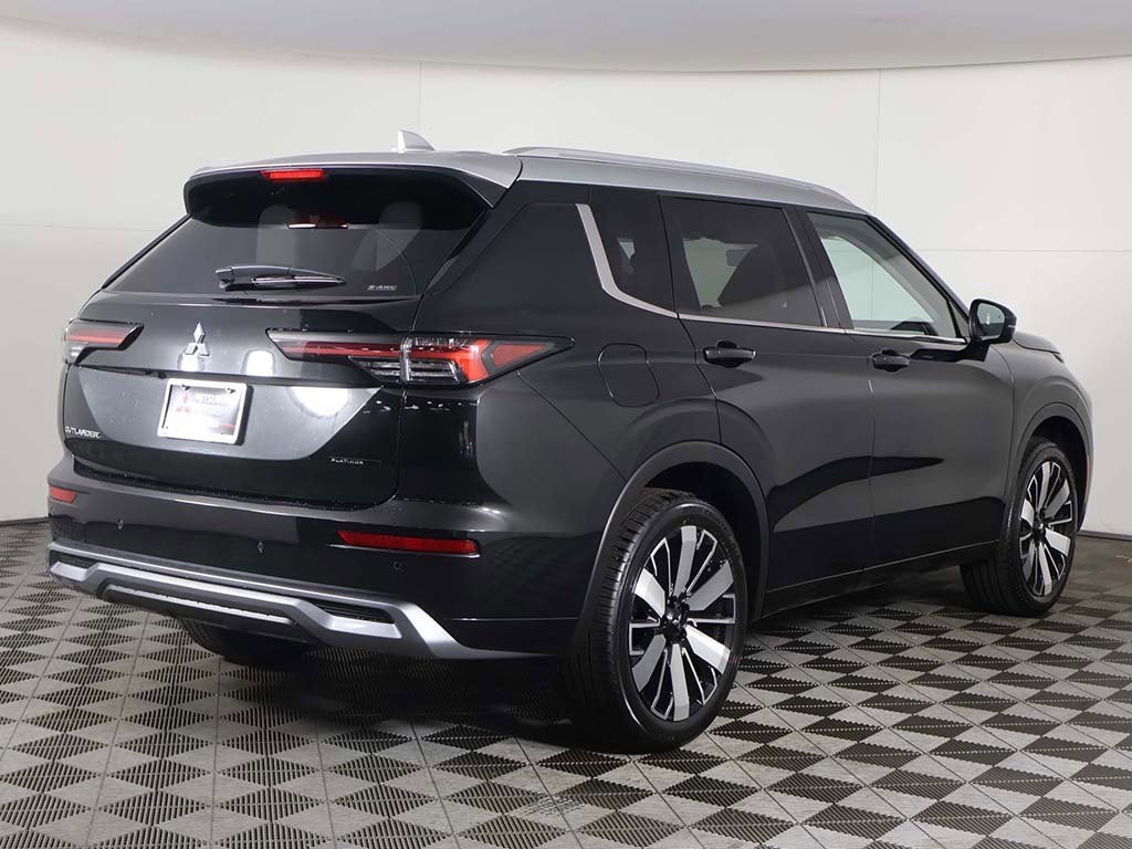 New 2025 Mitsubishi Outlander AWD image 15