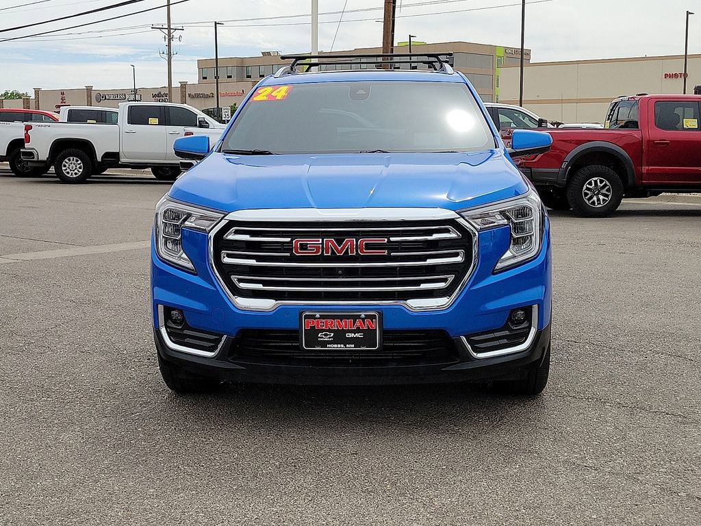 Used 2024 GMC Terrain SLT w/ Infotainment Package II AWD/4WD image 3