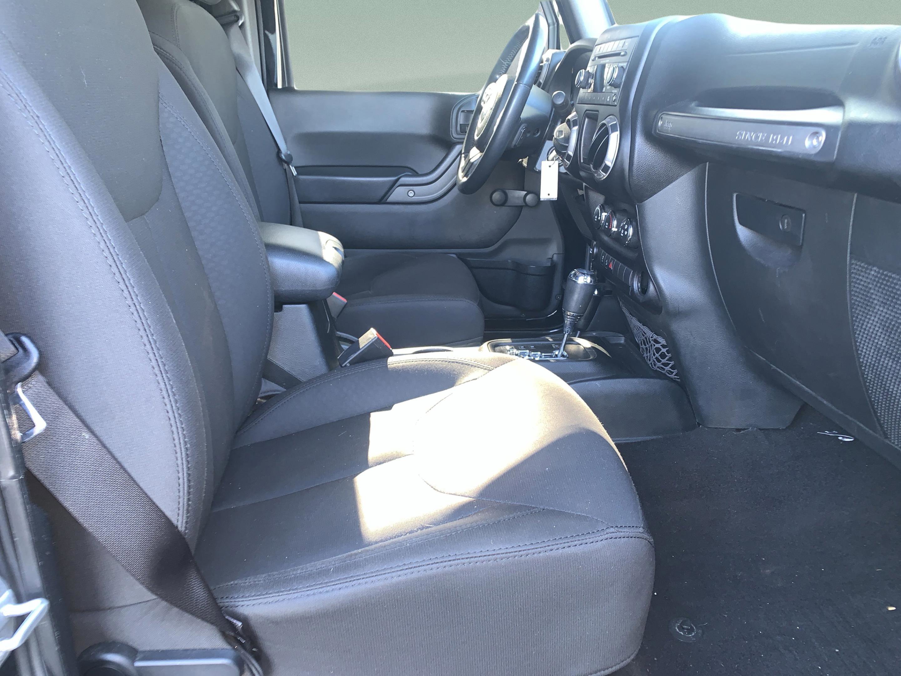 Used 2017 Jeep Wrangler Unlimited Sport w/ Connectivity Group image 28