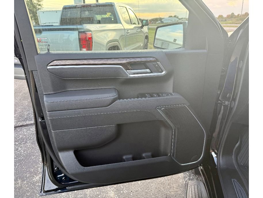 New 2026 GMC Sierra 1500 SLE w/ Preferred Package image 10