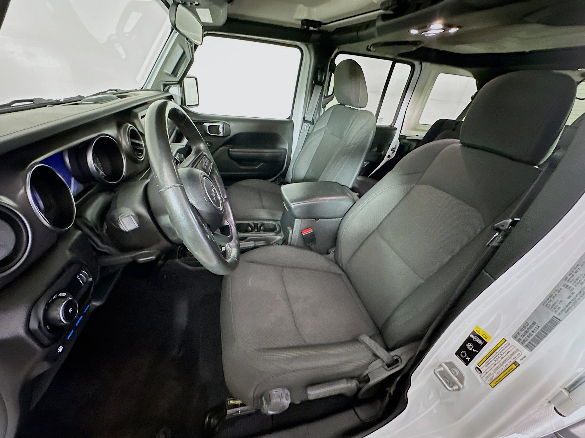 Used 2023 Jeep Wrangler Unlimited w/ Cold Weather Group image 13