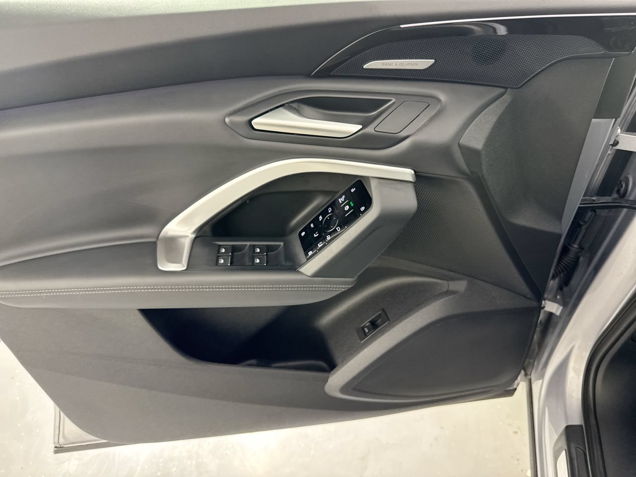 Used 2025 Audi Q5 Premium Plus w/ Premium Plus AWD/4WD image 26