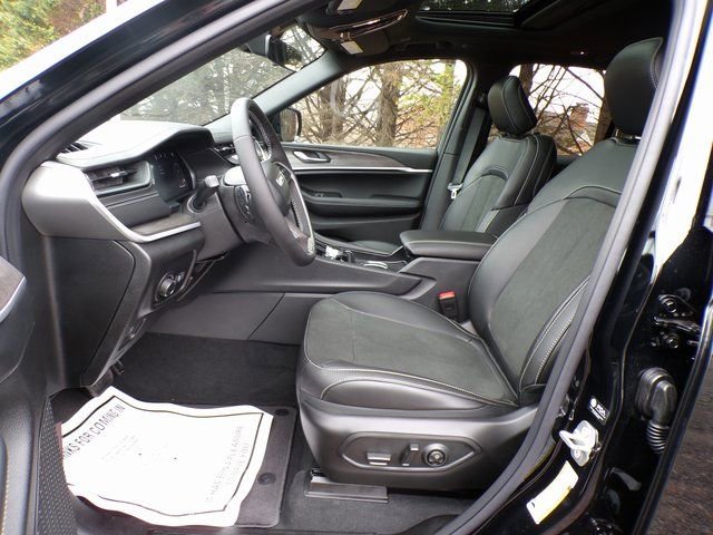 New 2026 Jeep Grand Cherokee Altitude AWD/4WD image 15