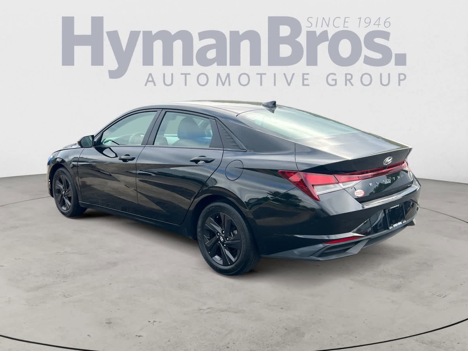 Used 2022 Hyundai Elantra SEL w/ Convenience Package FWD image 6