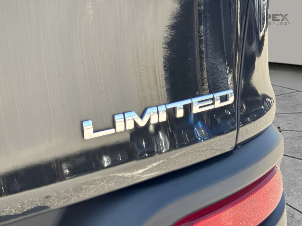 Used 2015 Jeep Cherokee Limited w/ Technology Group FWD image 23