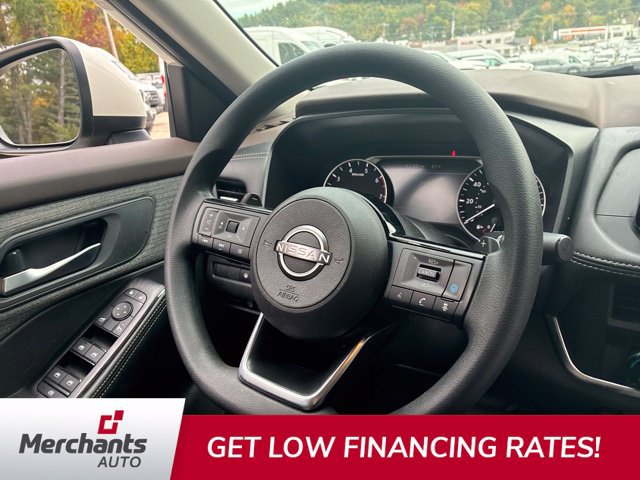 Used 2023 Nissan Rogue SV AWD/4WD image 8