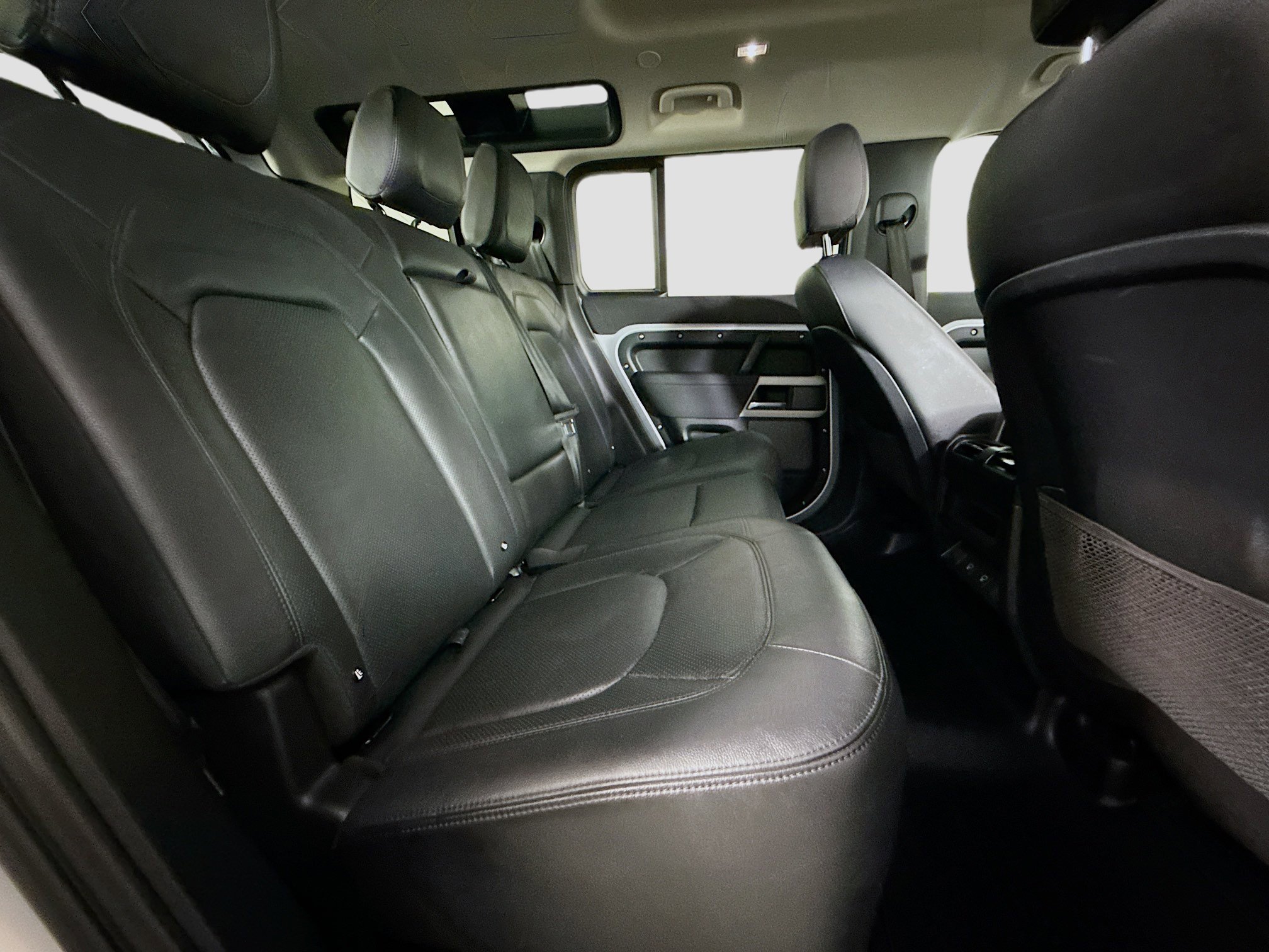 Used 2023 Land Rover Defender 110 S image 27