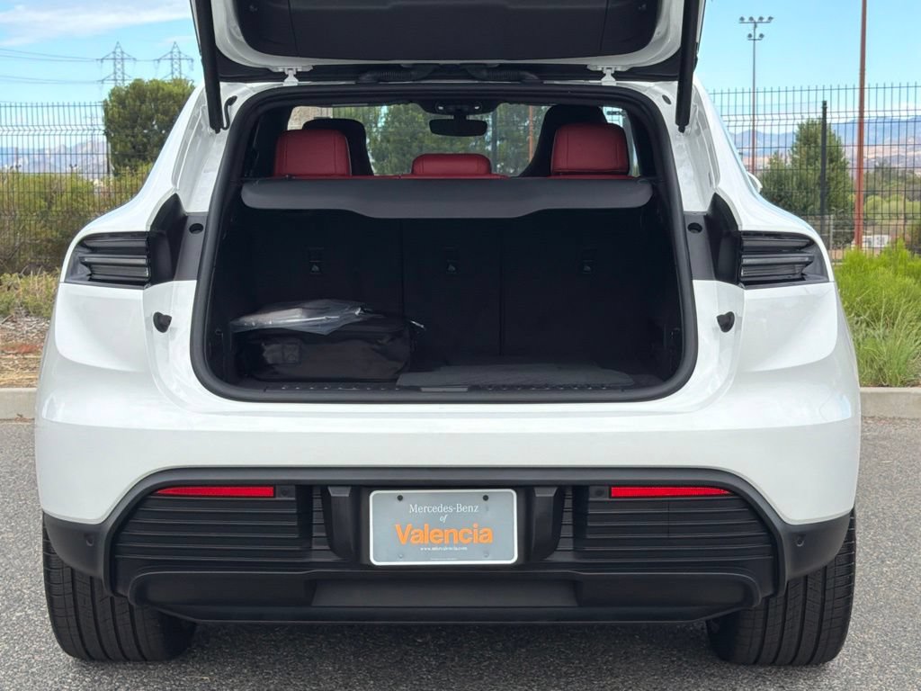 Used 2024 Porsche Macan 4 Electric AWD/4WD image 15