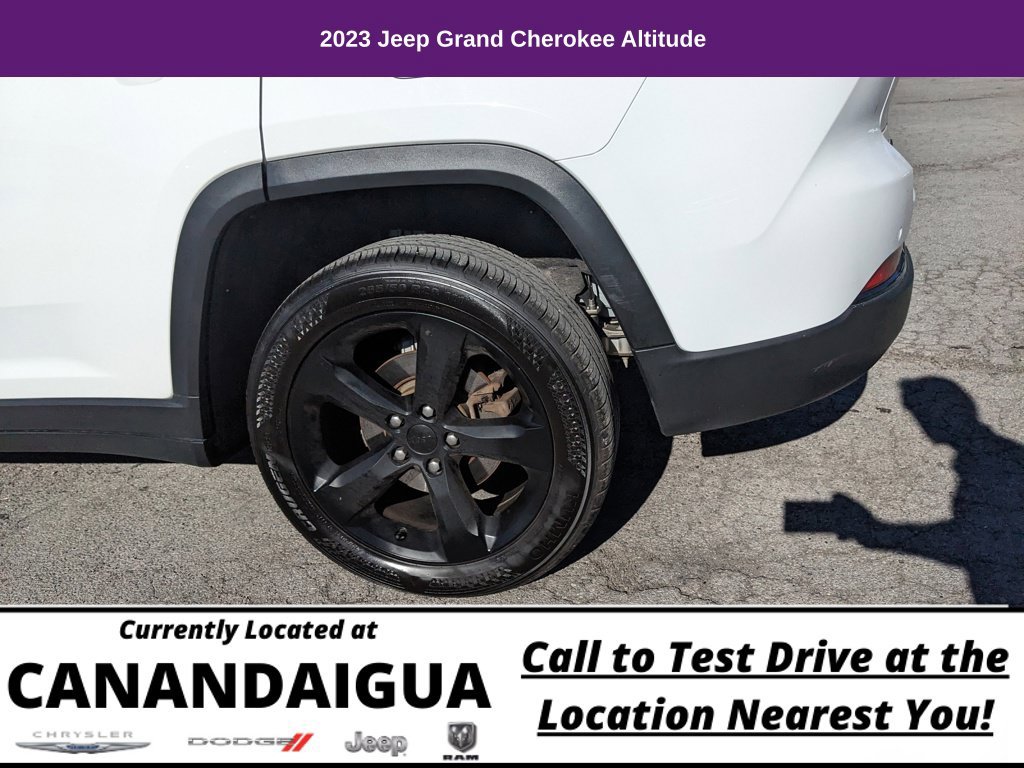 Used 2023 Jeep Grand Cherokee Altitude AWD/4WD image 27