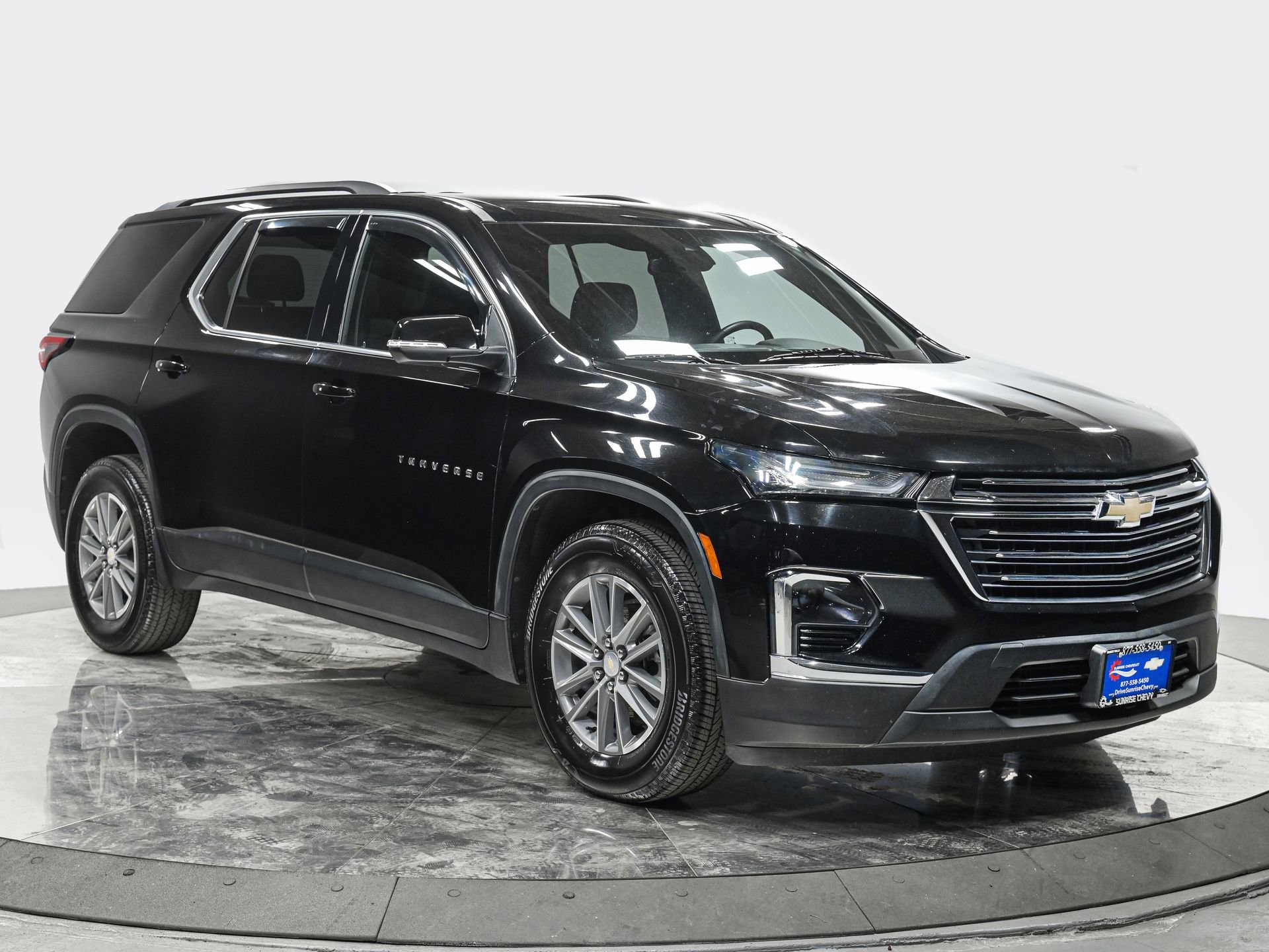 Used 2023 Chevrolet Traverse LT AWD/4WD image 9