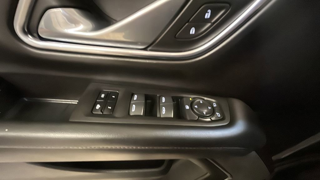 Used 2024 Chevrolet Suburban LT image 20