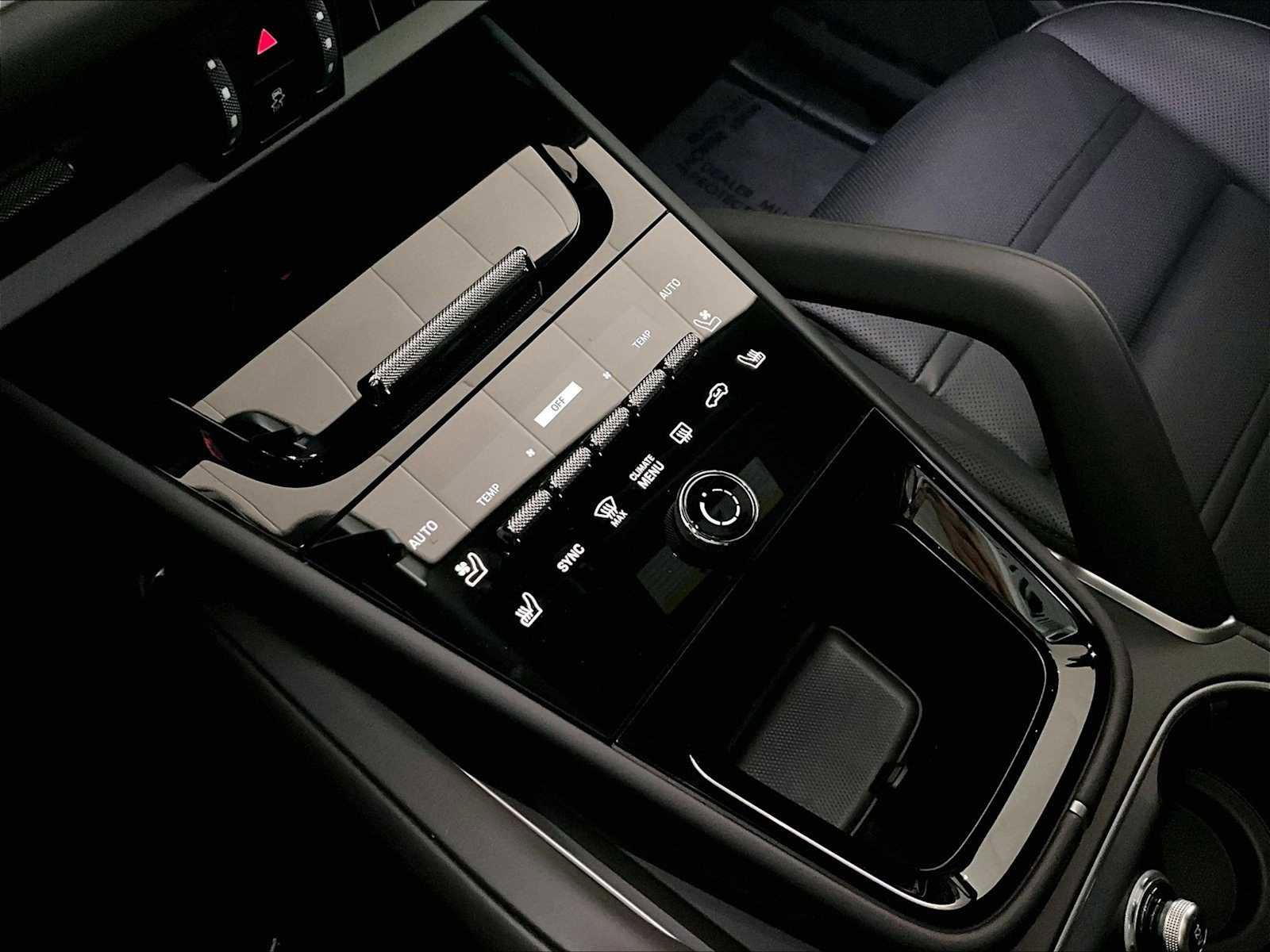 New 2026 Porsche Cayenne E-Hybrid AWD/4WD image 18